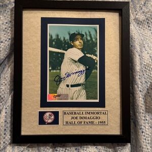Joe DiMaggio New York Yankees Signed framed display